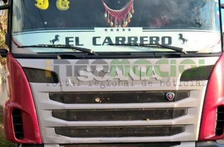 Chocaron en la autopista y los conductores terminaron a los golpes