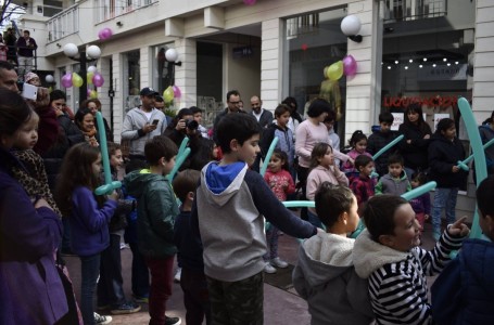 Los Centros Comerciales de la ciudad recibieron a los niños en su Día, con juegos regalos y sorpresas