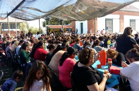 Mega Fiesta del Día de la Madre en Roldán