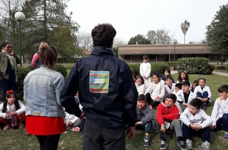 Para aprender jugando, la APSV instaló su Circuito Vial en Funes