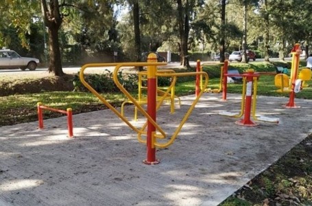 El municipio colocó gimnasios al aire libre en plazas de la ciudad