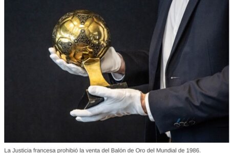 Maradona: la Justicia ordenó incautar el Balón de Oro del Mundial 86