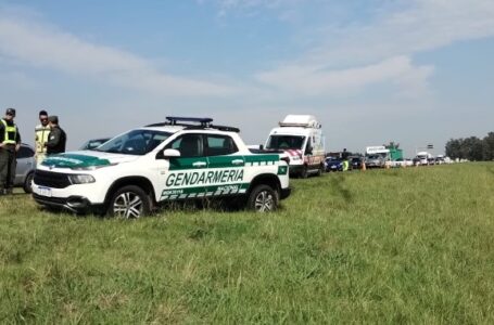 Funes: Siniestro con 3 vehículos involucrados en Autopista hay personas lesionadas