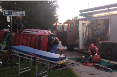 Un siniestro en la madrugada de hoy en Funes, culminó con una víctima trasladada