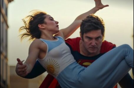 Javier Milei se comparó con un nuevo Superman y no tardó en llegar a redes